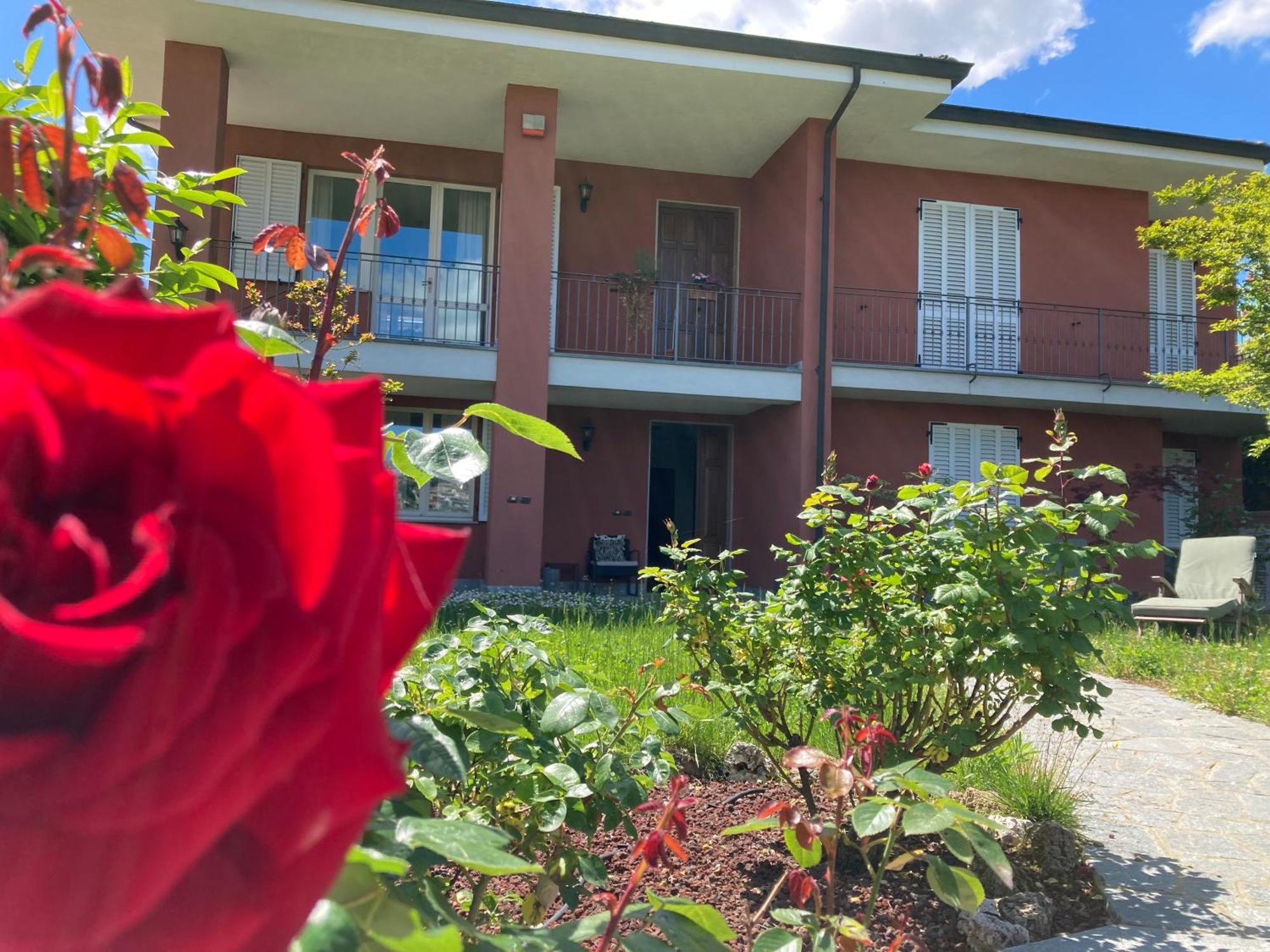 Casa Finestre Bianche Apartment Канели Екстериор снимка